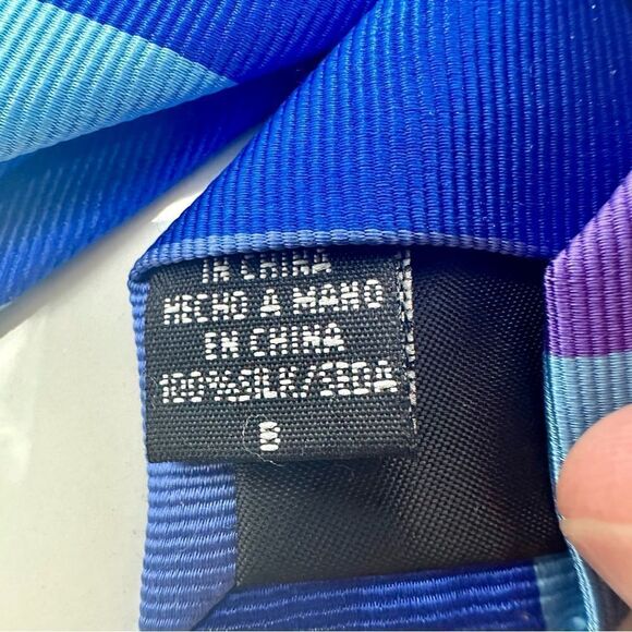 Geoffrey Beene Repp Tie - Picture 5 of 5